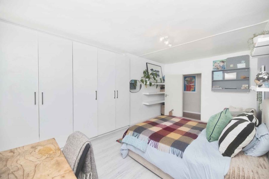 6 Bedroom Property for Sale in Northcliff Western Cape